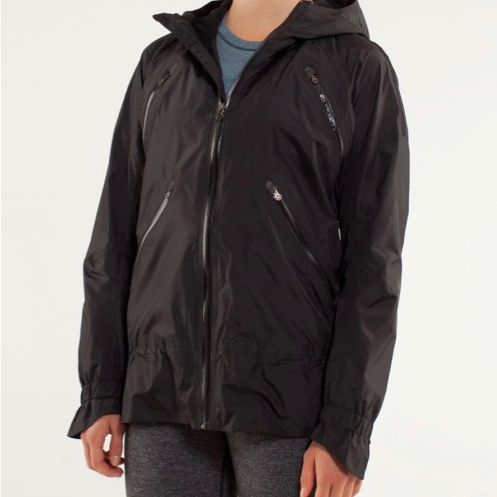EUC Lululemon Run: Black Make It Rain Jacket- Size 6